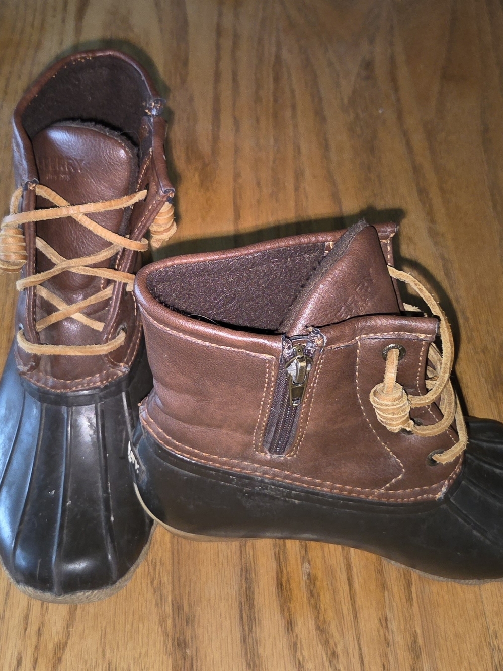 SPERRY SALTWATER DUCK BOOT IN BROWN- FITS WOMEN'S SIZE 4.5-5